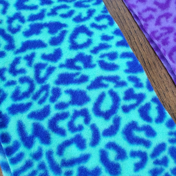 Bundle/Lot of 2 Old Navy fleece scarfs cheetah print Teal purple One Size - Picture 2 of 5